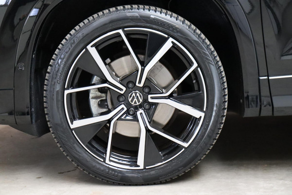 Volkswagen Tayron 1.5 eHybrid R-Line Edition / Panoramadak / Trekhaak / Harman Kardon / Adaptieve Cruise Control / Stoel- en stuurverwarming / Head-Up Display / Massagestoelen / LED / Rondomzicht Camera / 20 Inch / Sfeerverlichting / Keyless Entry