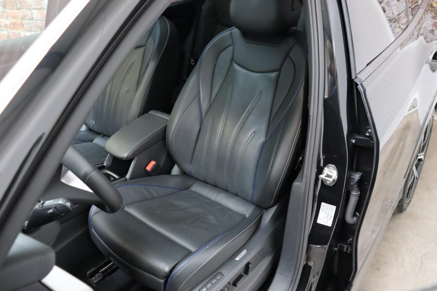 Volkswagen Tayron 1.5 eHybrid R-Line Edition / Panoramadak / Trekhaak / Harman Kardon / Adaptieve Cruise Control / Stoel- en stuurverwarming / Head-Up Display / Massagestoelen / LED / Rondomzicht Camera / 20 Inch / Sfeerverlichting / Keyless Entry