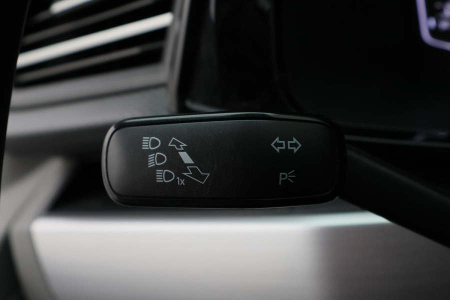 Volkswagen Transporter 2.0 TDI L2H1 28 Bulli