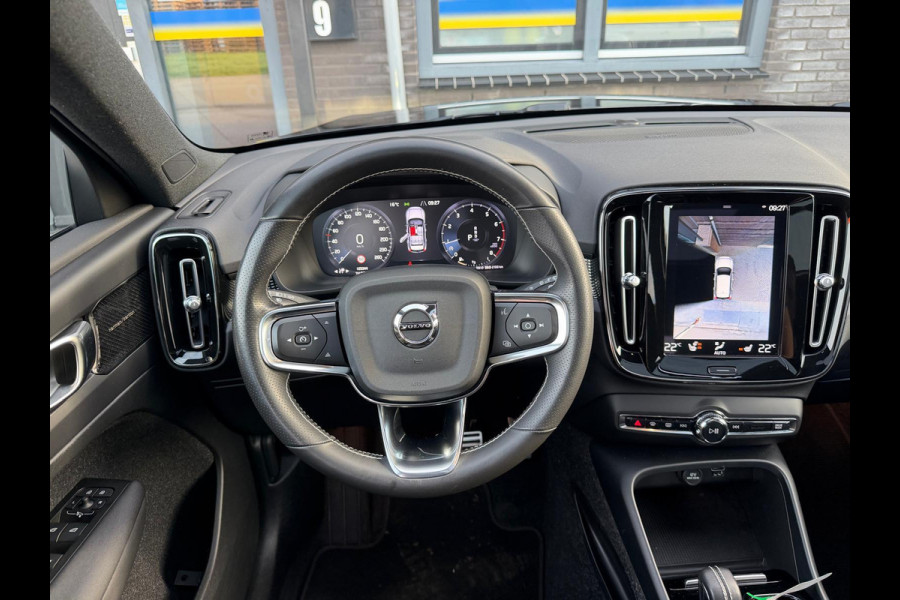 Volvo XC40 1.5 T2 R-Design | 1E EIGENAAR | 3/6/12MND GARANTIE | AUTOMAAT | PANO | LED | DAB | CRUISE | CARPLAY | STOELVERWM | BLIS | HARMAN KARDON |