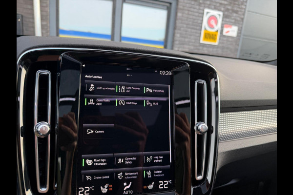 Volvo XC40 1.5 T2 R-Design | 1E EIGENAAR | 3/6/12MND GARANTIE | AUTOMAAT | PANO | LED | DAB | CRUISE | CARPLAY | STOELVERWM | BLIS | HARMAN KARDON |