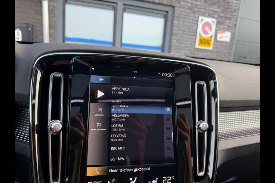 Volvo XC40 1.5 T2 R-Design | 1E EIGENAAR | 3/6/12MND GARANTIE | AUTOMAAT | PANO | LED | DAB | CRUISE | CARPLAY | STOELVERWM | BLIS | HARMAN KARDON |