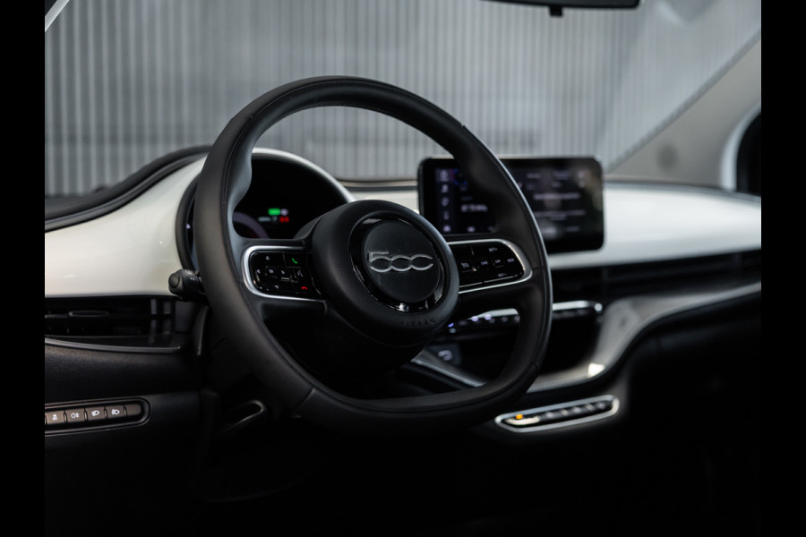 Fiat 500 Urban 24 kWh l SoH 94% l AUT. l Keyless l Virtueel cockpit l CARPLAY l BTW auto l 1ste. eig. l Dealer onderh. l ALS NIEUW