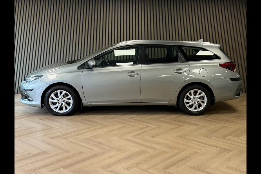 Toyota Auris Touring Sports 1.2T Aspiration TREKHAAK CAMERA KEYLESS-GO AIRCO NAVIGATIE BLUETOOTH START/STOP PDC CRUISE