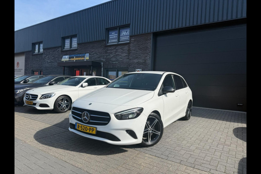 Mercedes-Benz B-Klasse 200 Business Solution Luxury | 1E EIGENAAR | 3/6/12MND GARANTIE | AUTOMAAT | LED | CRUISE | DAB | NAVI | CARPLAY | TREKHAAK |