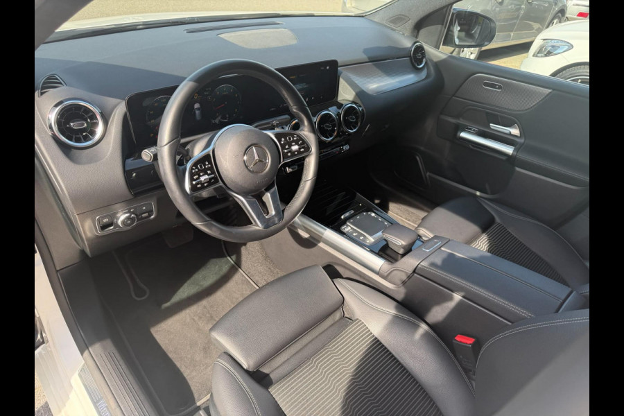 Mercedes-Benz B-Klasse 200 Business Solution Luxury | 1E EIGENAAR | 3/6/12MND GARANTIE | AUTOMAAT | LED | CRUISE | DAB | NAVI | CARPLAY | TREKHAAK |