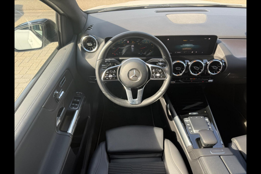 Mercedes-Benz B-Klasse 200 Business Solution Luxury | 1E EIGENAAR | 3/6/12MND GARANTIE | AUTOMAAT | LED | CRUISE | DAB | NAVI | CARPLAY | TREKHAAK |