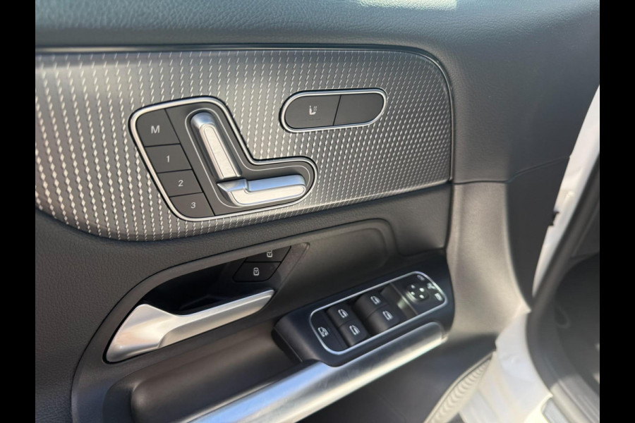 Mercedes-Benz B-Klasse 200 Business Solution Luxury | 1E EIGENAAR | 3/6/12MND GARANTIE | AUTOMAAT | LED | CRUISE | DAB | NAVI | CARPLAY | TREKHAAK |