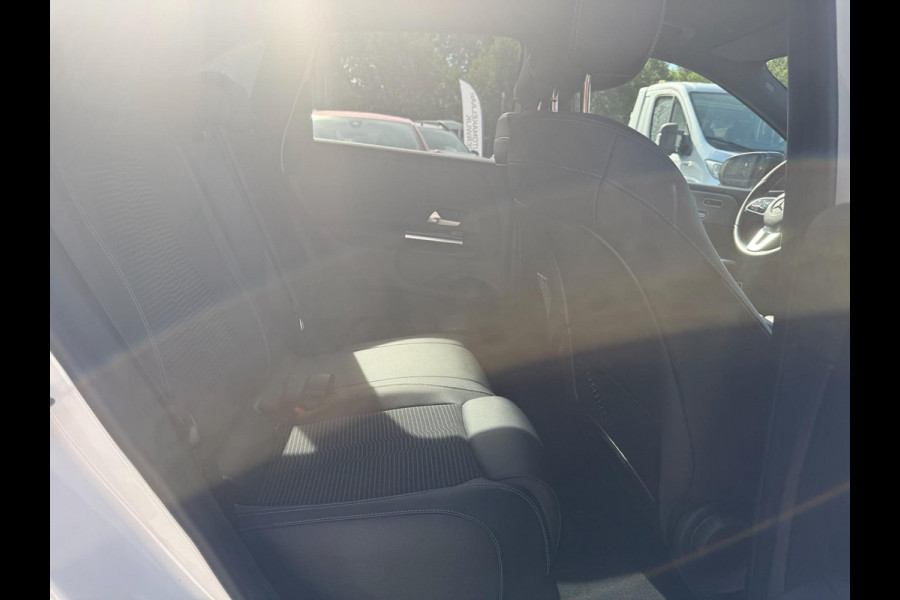 Mercedes-Benz B-Klasse 200 Business Solution Luxury | 1E EIGENAAR | 3/6/12MND GARANTIE | AUTOMAAT | LED | CRUISE | DAB | NAVI | CARPLAY | TREKHAAK |