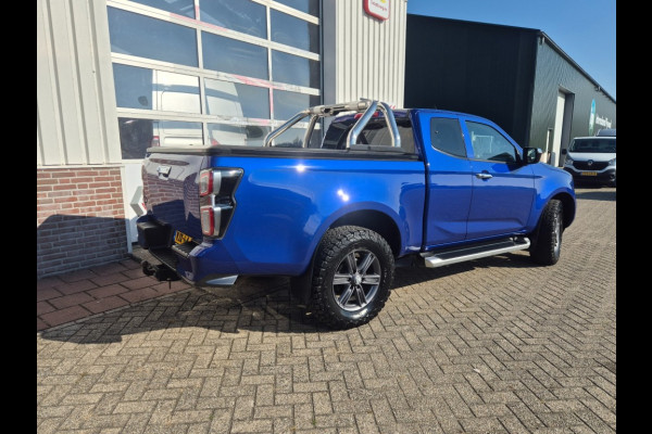 Isuzu D-max 165 Pk Extended Cab LSX Automaat 3500 Kg Trekvermogen 4WD 4x4