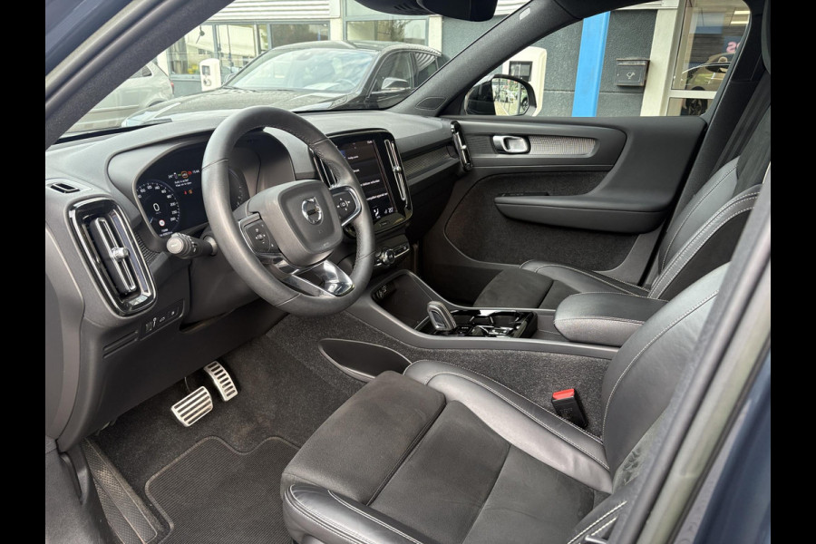 Volvo XC40 1.5 T4 Recharge R-Design 211 PK | Stoelverwarming | Dealeronderhouden | Camera |