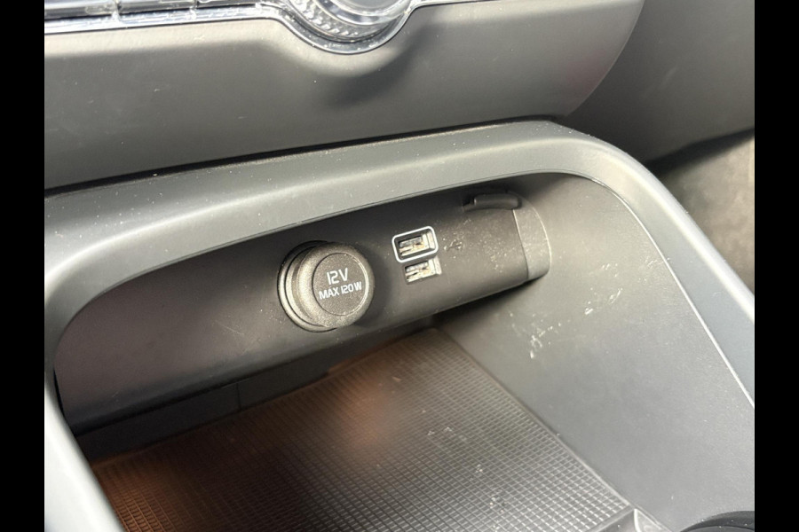 Volvo XC40 1.5 T4 Recharge R-Design 211 PK | Stoelverwarming | Dealeronderhouden | Camera |