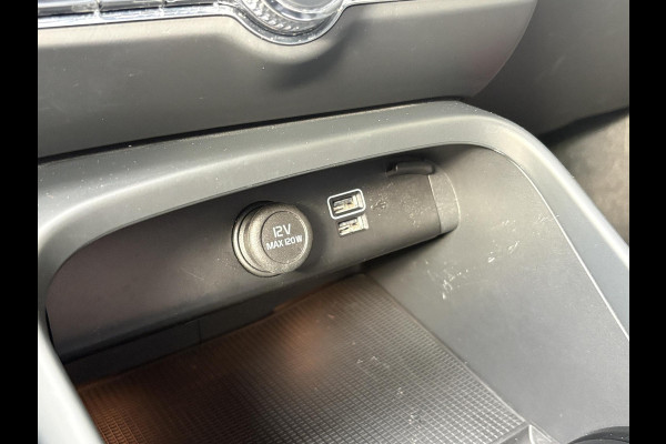 Volvo XC40 1.5 T4 Recharge R-Design 211 PK | Stoelverwarming | Dealeronderhouden | Camera |