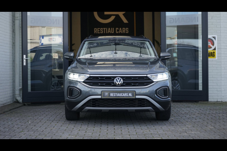 Volkswagen T-Roc 1.5 TSI Life AUTOMAAT|ACC|BEATS|CAMERA|CARPLAY|DAB|KEYLESS|STOEL STUURVERWARMING