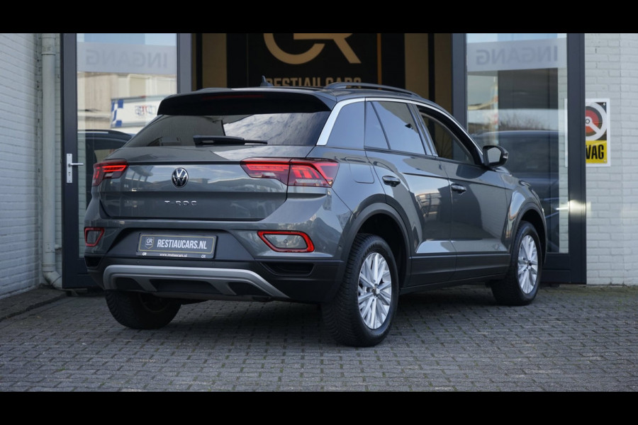 Volkswagen T-Roc 1.5 TSI Life AUTOMAAT|ACC|BEATS|CAMERA|CARPLAY|DAB|KEYLESS|STOEL STUURVERWARMING