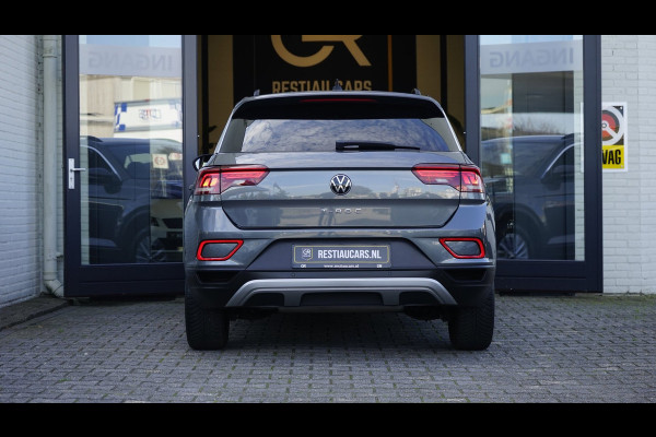 Volkswagen T-Roc 1.5 TSI Life AUTOMAAT|ACC|BEATS|CAMERA|CARPLAY|DAB|KEYLESS|STOEL STUURVERWARMING