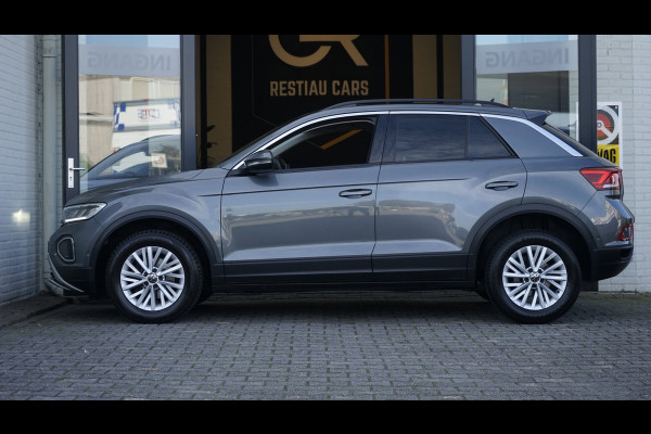 Volkswagen T-Roc 1.5 TSI Life AUTOMAAT|ACC|BEATS|CAMERA|CARPLAY|DAB|KEYLESS|STOEL STUURVERWARMING