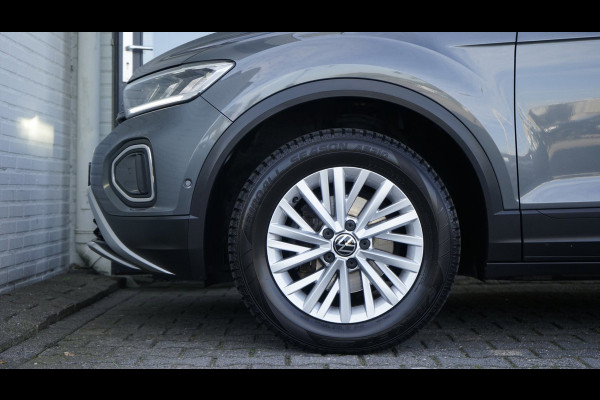 Volkswagen T-Roc 1.5 TSI Life AUTOMAAT|ACC|BEATS|CAMERA|CARPLAY|DAB|KEYLESS|STOEL STUURVERWARMING