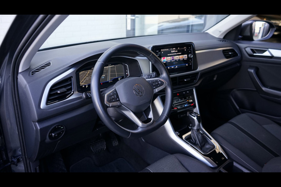 Volkswagen T-Roc 1.5 TSI Life AUTOMAAT|ACC|BEATS|CAMERA|CARPLAY|DAB|KEYLESS|STOEL STUURVERWARMING