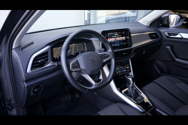 Volkswagen T-Roc 1.5 TSI Life AUTOMAAT|ACC|BEATS|CAMERA|CARPLAY|DAB|KEYLESS|STOEL STUURVERWARMING