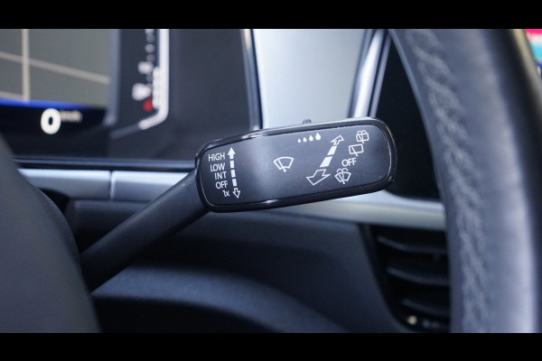Volkswagen T-Roc 1.5 TSI Life AUTOMAAT|ACC|BEATS|CAMERA|CARPLAY|DAB|KEYLESS|STOEL STUURVERWARMING