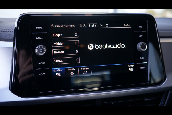 Volkswagen T-Roc 1.5 TSI Life AUTOMAAT|ACC|BEATS|CAMERA|CARPLAY|DAB|KEYLESS|STOEL STUURVERWARMING