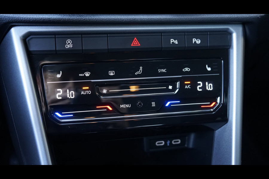 Volkswagen T-Roc 1.5 TSI Life AUTOMAAT|ACC|BEATS|CAMERA|CARPLAY|DAB|KEYLESS|STOEL STUURVERWARMING