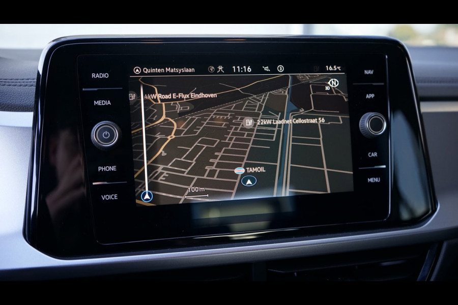 Volkswagen T-Roc 1.5 TSI Life AUTOMAAT|ACC|BEATS|CAMERA|CARPLAY|DAB|KEYLESS|STOEL STUURVERWARMING