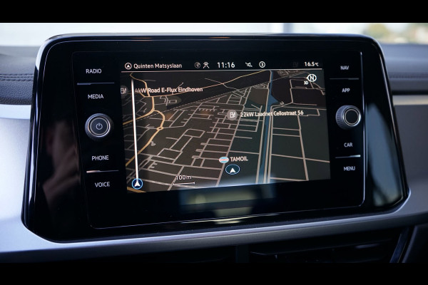 Volkswagen T-Roc 1.5 TSI Life AUTOMAAT|ACC|BEATS|CAMERA|CARPLAY|DAB|KEYLESS|STOEL STUURVERWARMING