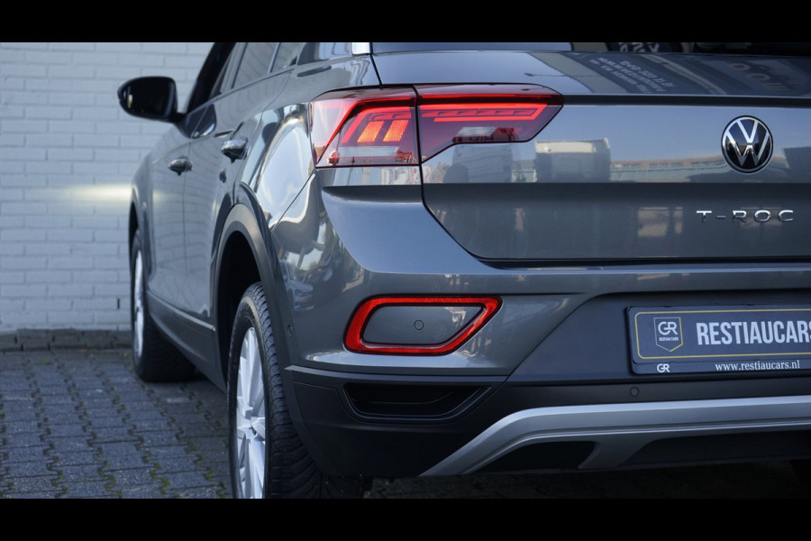 Volkswagen T-Roc 1.5 TSI Life AUTOMAAT|ACC|BEATS|CAMERA|CARPLAY|DAB|KEYLESS|STOEL STUURVERWARMING