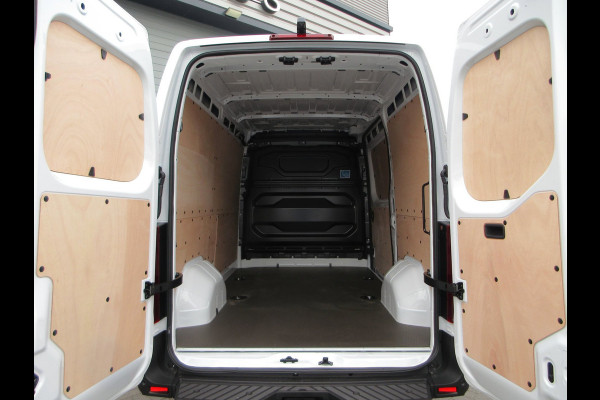 Renault Master E-Tech T35 L2H2, Extra Long Range 87 kWh, Camera, Apple Carplay, Android.