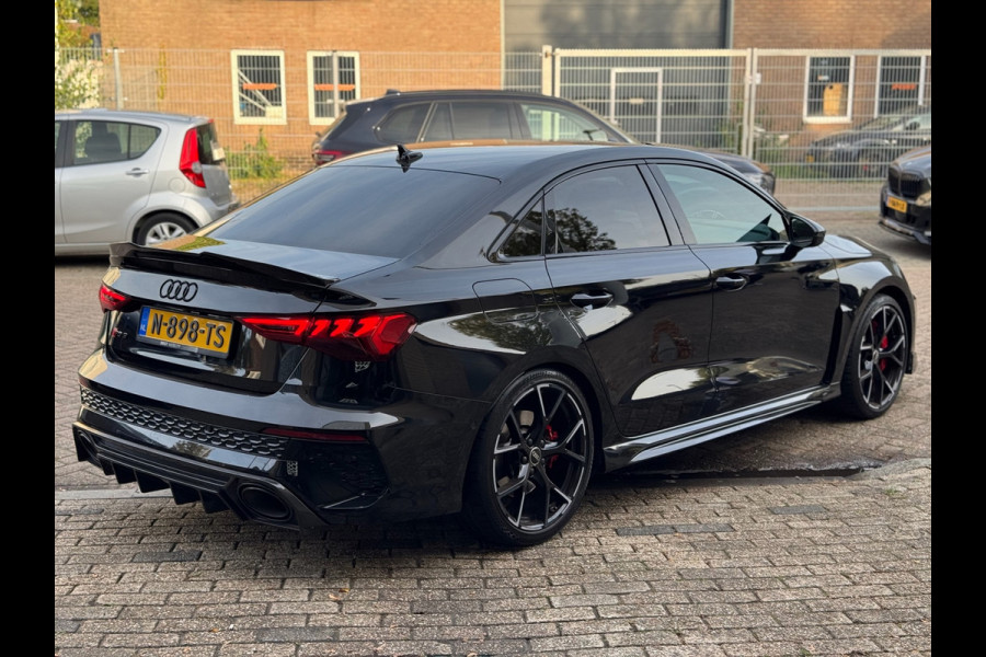 Audi A3 Limousine 2.5 TFSI RS 3 quattro
