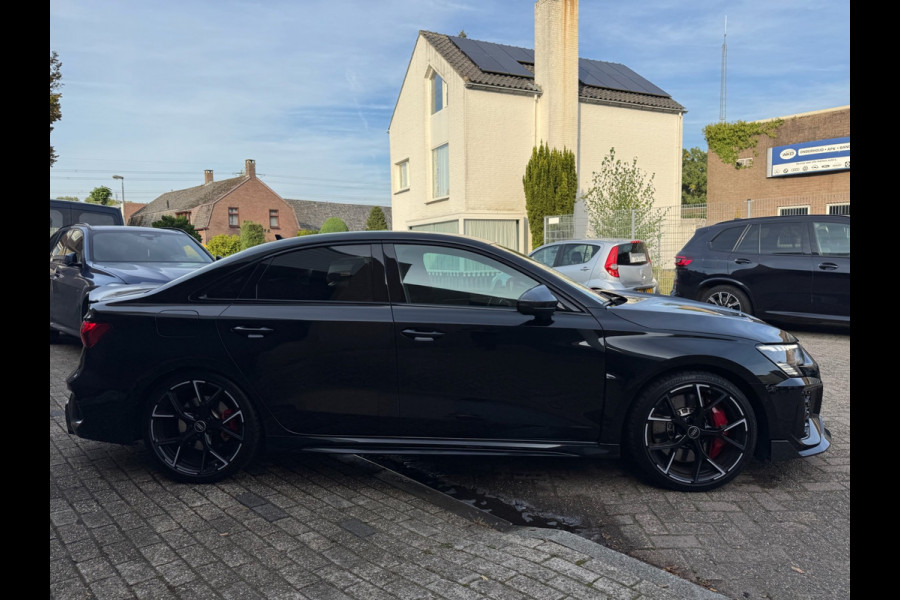 Audi A3 Limousine 2.5 TFSI RS 3 quattro