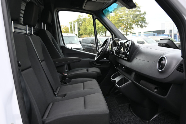 Mercedes-Benz Sprinter 317 CDI L2H2 Pro LED, Geveerde stoel, Navigatie met camera