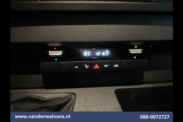 Mercedes-Benz Sprinter 317 CDI 170pk L3H2 Euro6 Airco | Camera | Navigatie | Apple Carplay | Trekhaak | Stoelverwarming Android Auto, Parkeersensoren, Bijrijdersbank
