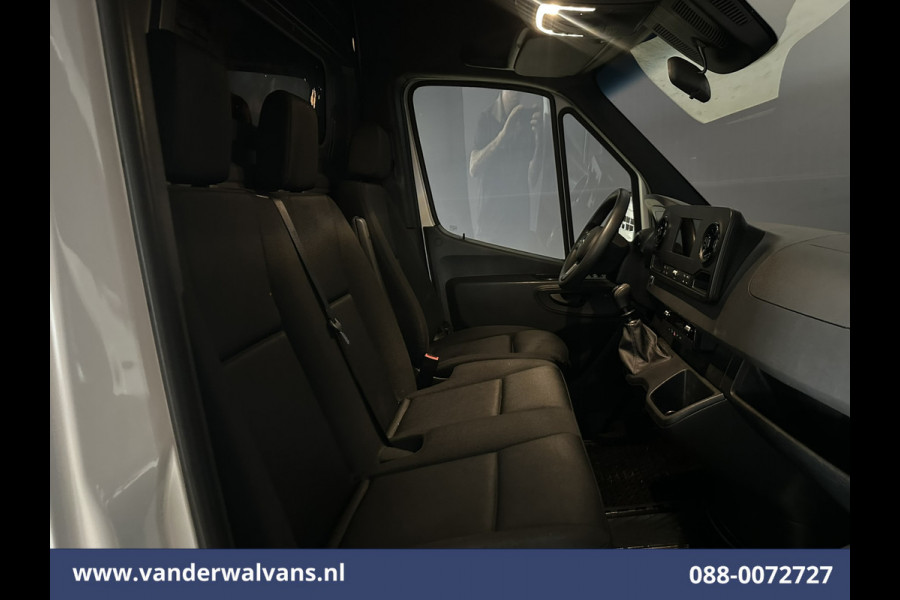 Mercedes-Benz Sprinter 317 CDI 170pk L3H2 Euro6 Airco | Camera | Navigatie | Apple Carplay | Trekhaak | Stoelverwarming Android Auto, Parkeersensoren, Bijrijdersbank