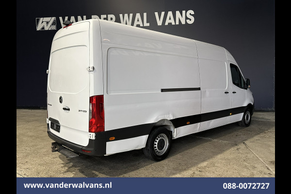 Mercedes-Benz Sprinter 317 CDI 170pk L3H2 Euro6 Airco | Camera | Navigatie | Apple Carplay | Trekhaak | Stoelverwarming Android Auto, Parkeersensoren, Bijrijdersbank