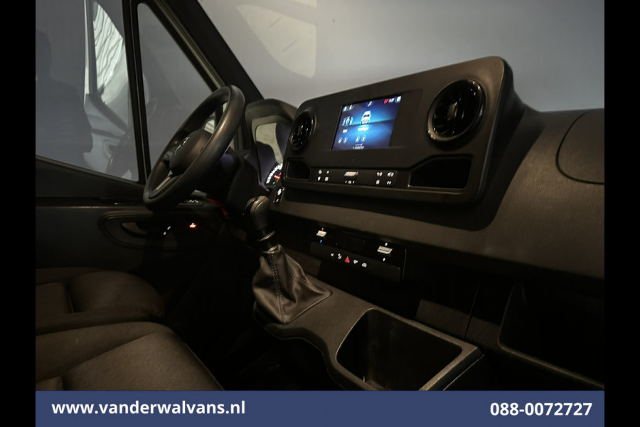 Mercedes-Benz Sprinter 317 CDI 170pk L3H2 Euro6 Airco | Camera | Navigatie | Apple Carplay | Trekhaak | Stoelverwarming Android Auto, Parkeersensoren, Bijrijdersbank