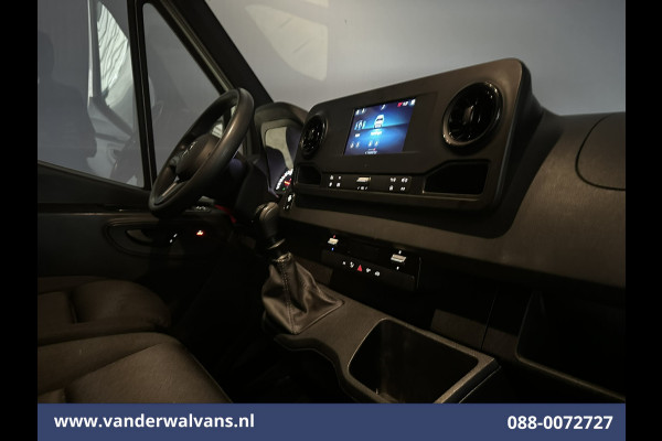 Mercedes-Benz Sprinter 317 CDI 170pk L3H2 Euro6 Airco | Camera | Navigatie | Apple Carplay | Trekhaak | Stoelverwarming Android Auto, Parkeersensoren, Bijrijdersbank