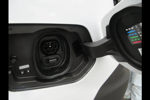 Renault Master E-Tech T35 L2H2, Extra Long Range 87 kWh, Camera, Apple Carplay, Android.