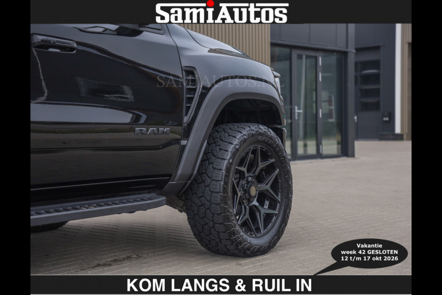 Dodge Ram TRX HELLCAT | 6.2 V8 712PK SUPERCHARGER | € 129.50 excl | RODE STIKSELS | FULLY LOADED | CARBON | CREW CAB | DUBBELE CABINE | 5 PERSOONS | De specialist in Amerikaanse pick‑ups in Nederland en Europa.