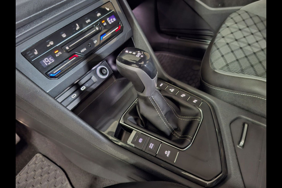 Volkswagen Tiguan 1.4 TSI eHybrid R-Line Business+ | Navi | IQ Light | Pano | Camera | Stoelverwarming |