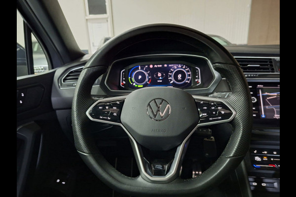 Volkswagen Tiguan 1.4 TSI eHybrid R-Line Business+ | Navi | IQ Light | Pano | Camera | Stoelverwarming |