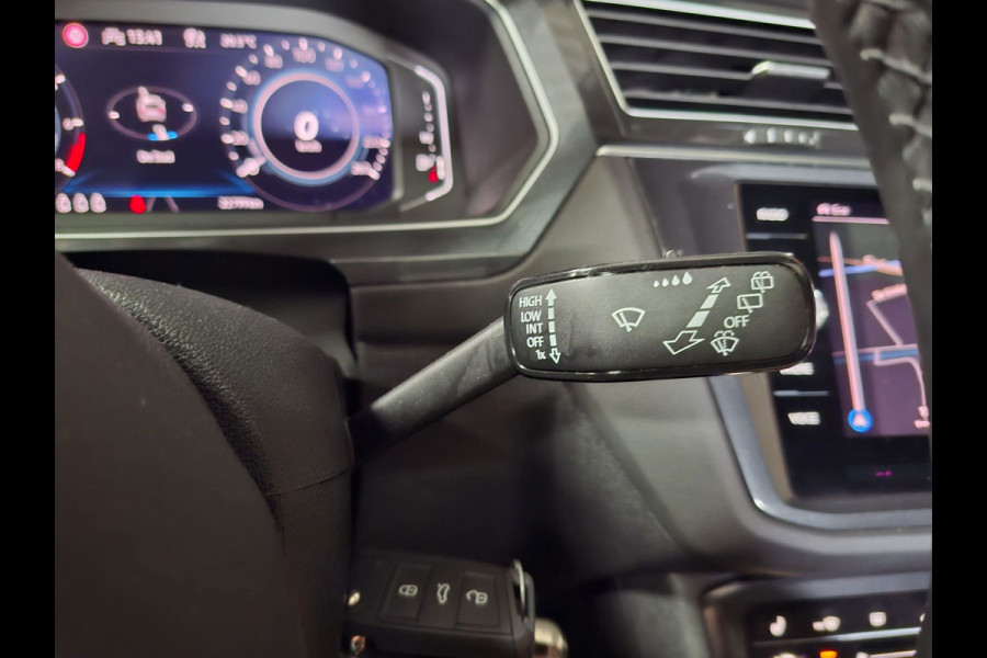 Volkswagen Tiguan 1.4 TSI eHybrid R-Line Business+ | Navi | IQ Light | Pano | Camera | Stoelverwarming |