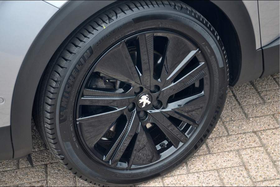Peugeot 3008 1.6 HYbrid 225 GT | SoH 100% | Focal | Black Pack |
