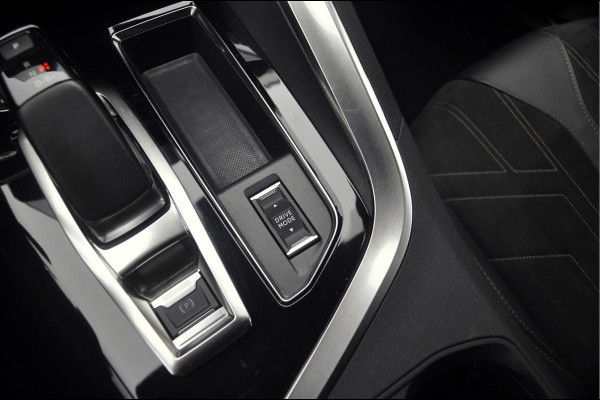 Peugeot 3008 1.6 HYbrid 225 GT | SoH 100% | Focal | Black Pack |