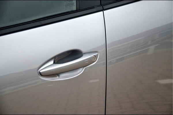 Peugeot 3008 1.6 HYbrid 225 GT | SoH 100% | Focal | Black Pack |