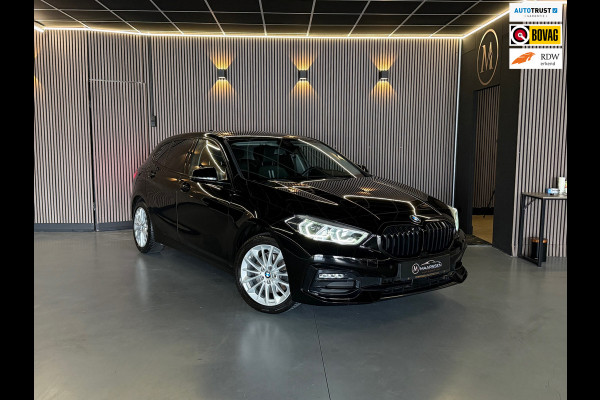 BMW 1-serie 118i Executive Edition |Digtale Dash|Automaat|Apple Carplay|Keyless|Camera