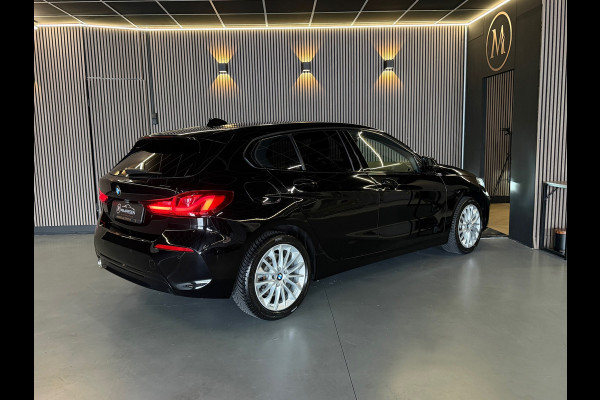 BMW 1-serie 118i Executive Edition |Digtale Dash|Automaat|Apple Carplay|Keyless|Camera