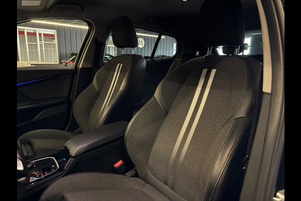 BMW 1-serie 118i Executive Edition |Digtale Dash|Automaat|Apple Carplay|Keyless|Camera